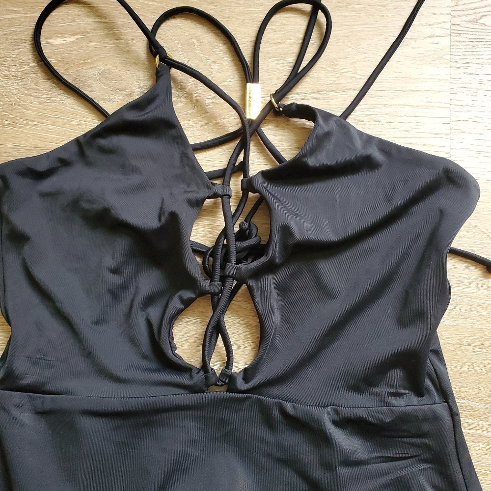 PilyQ Norah One Piece Open Back Swimsuit Black size Large - Picture 9 of 10